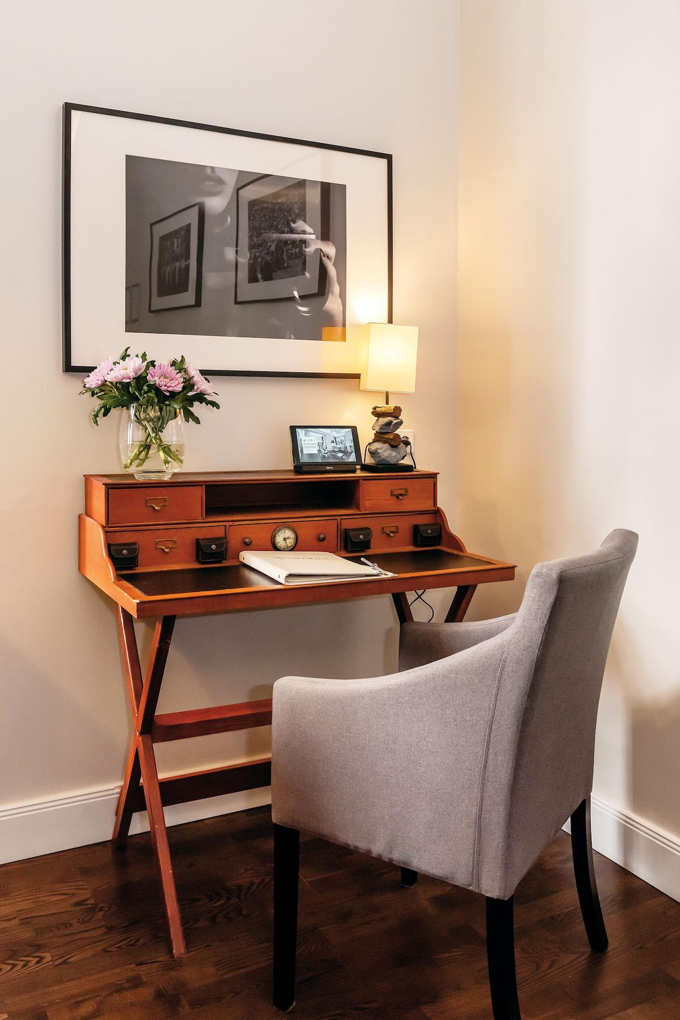 برلين شقق أرابيل البوتيكية المظهر الخارجي الصورة A modern secretary desk